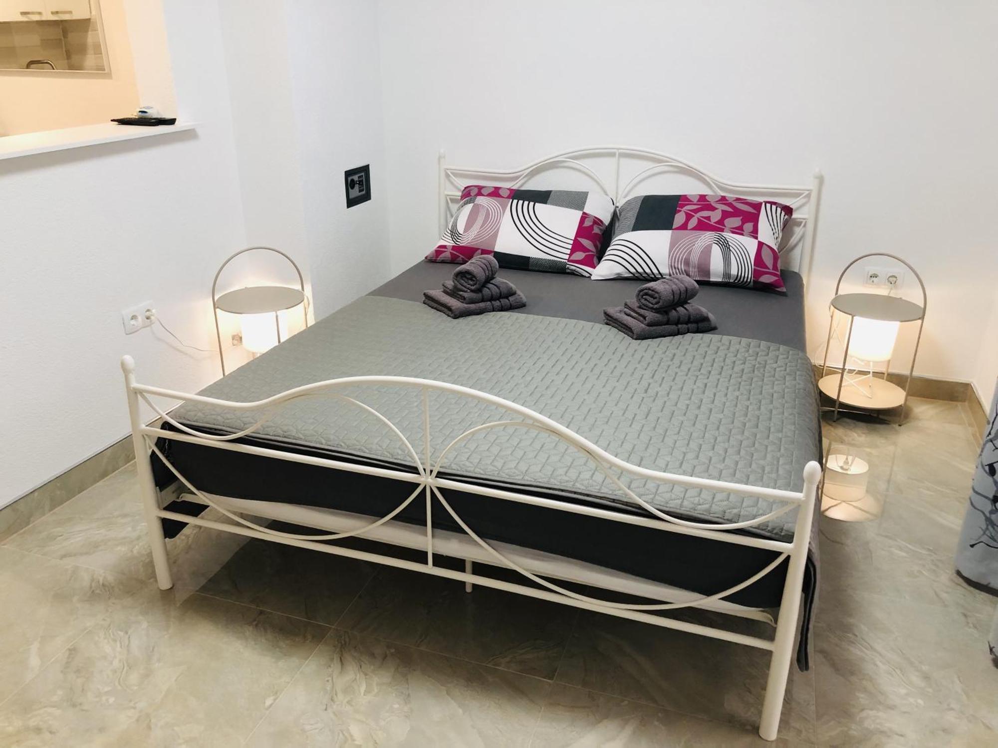Apartmani Ema Trogir Eksteriør bilde