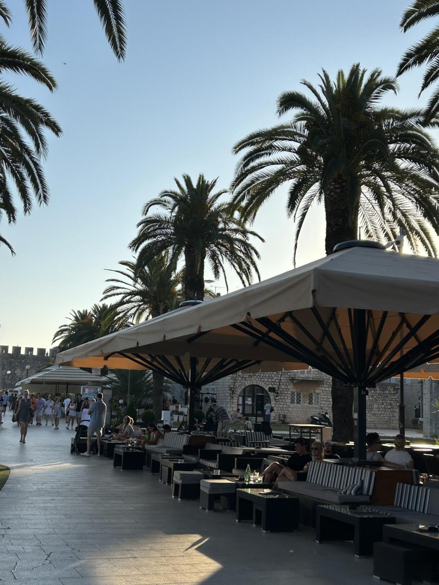 Apartmani Ema Trogir Eksteriør bilde